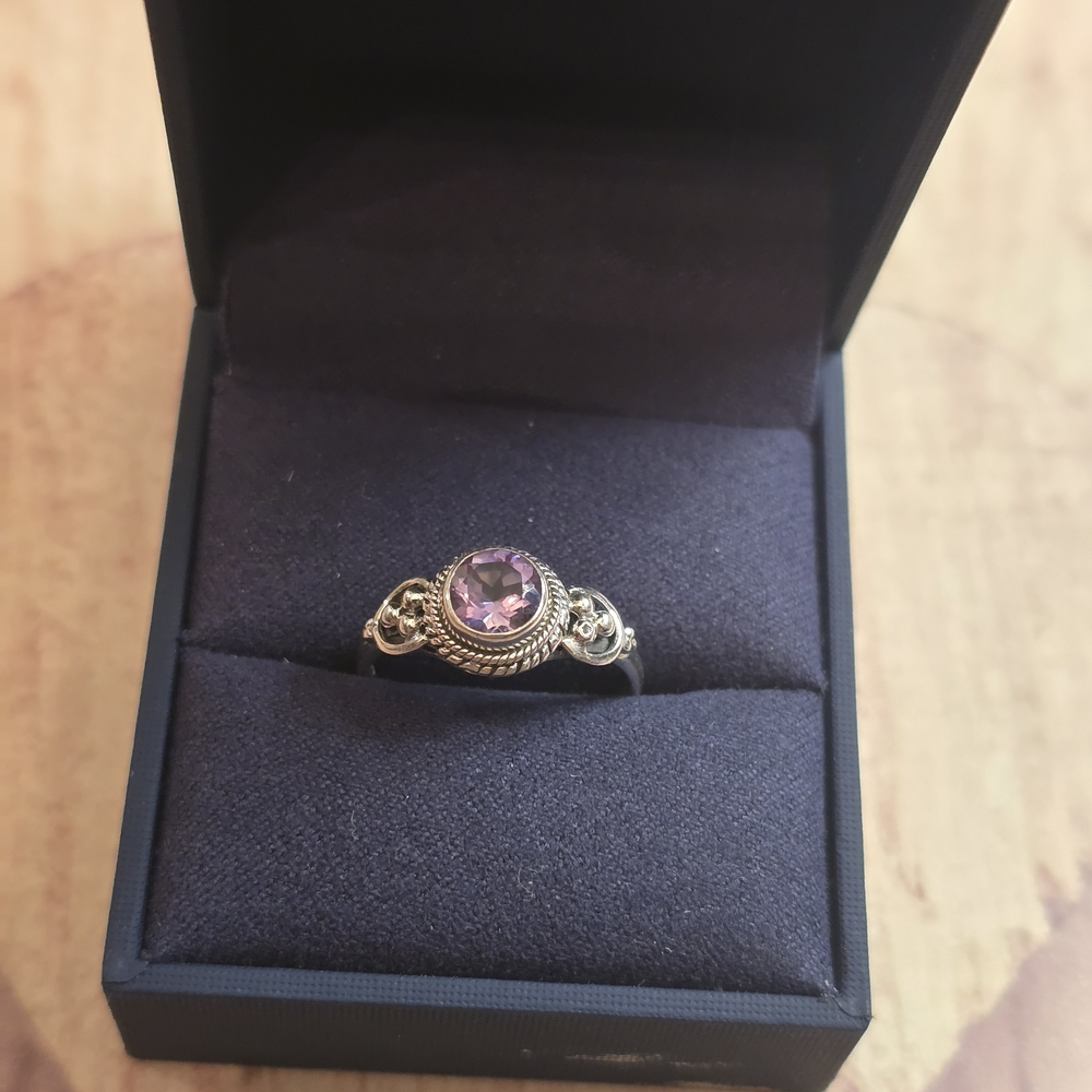 Elegant Sterling Silver Ring with Amethyst Gemstone